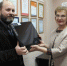 Анна Анатольевна сама приехала за призом в редакцию, так как ей ещё захотелось посмотреть, кто и как делает её любимую газету. - АиФ Ульяновск