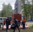 На субботнике в Ульяновске привели в порядок аллею на улице Богдана Хмельницкого - Мэрия города Ульяновска